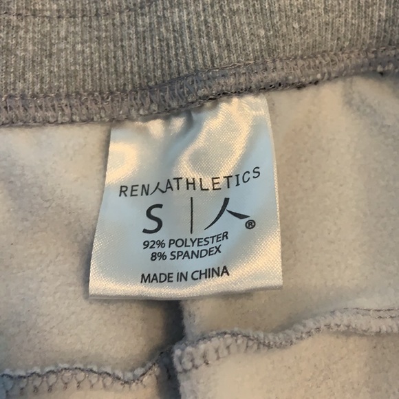 Grey warm up sweatpants - Picture 2 of 4